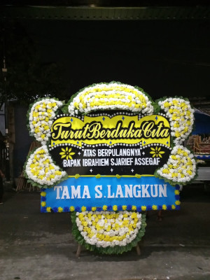 Papan Bunga Duka di Kai