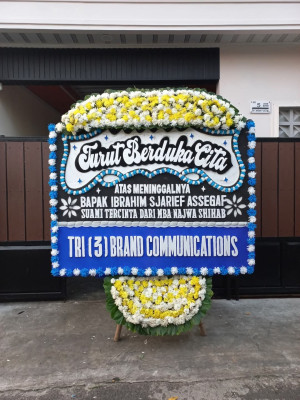 Papan Bunga Duka di Kai
